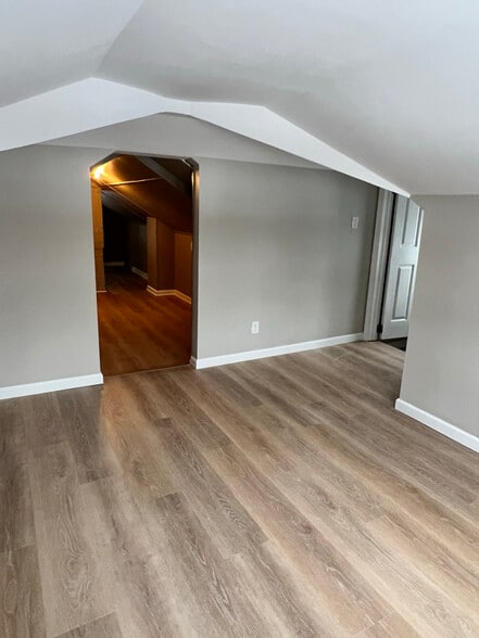 Building Photo - 18712 Brady