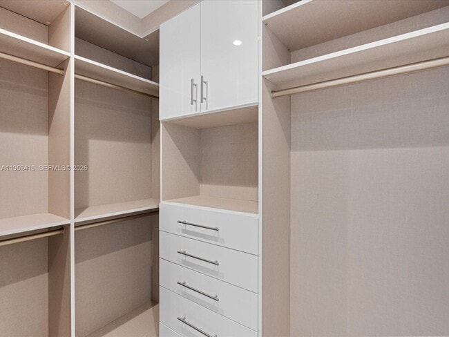 Building Photo - 220 SE Mizner Blvd