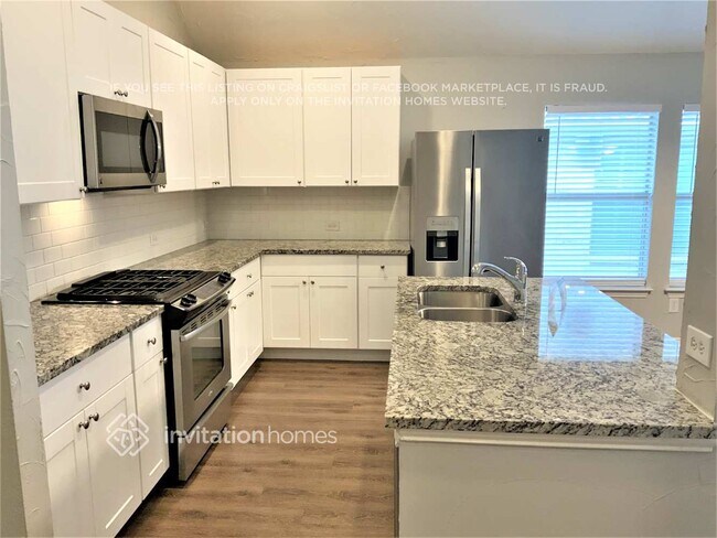 Building Photo - 917 Lake Worth Trl