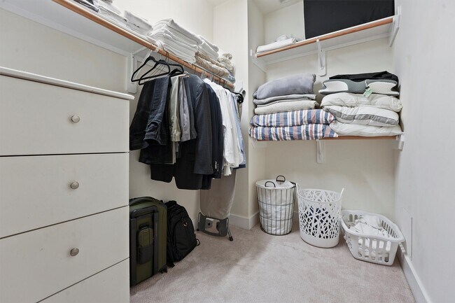 Building Photo - 1610 Hadley St