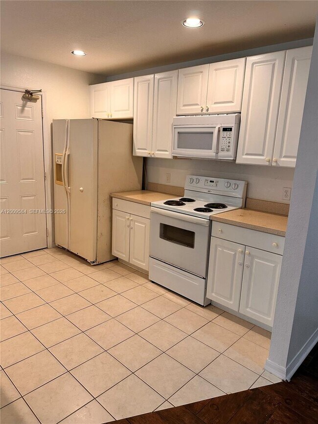 Building Photo - 1804 Blue Heron Ln