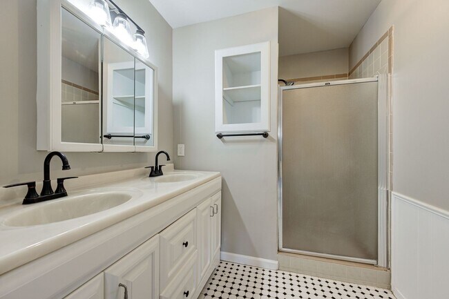 Building Photo - * * * $250 Move-in Special * * * Charming 2-Bedroom / 2-Bathroom Retreat! * * * $250 Move-in Spec...