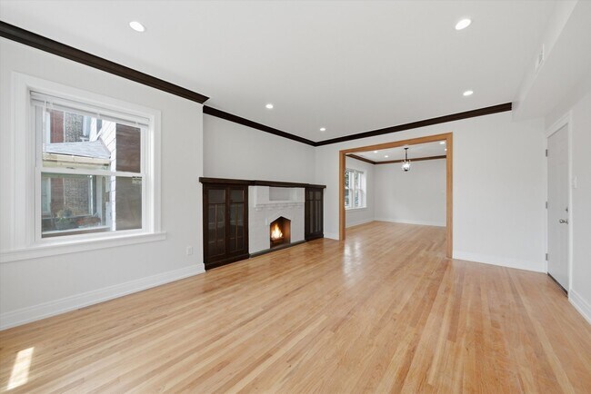 Building Photo - 3244 W 62nd Pl