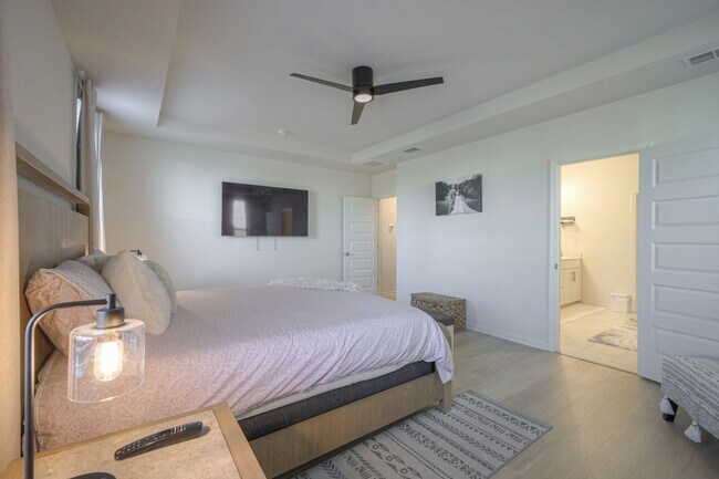 Building Photo - Beautiful 4 bed 3.5 bath over 3000 sq. ft. home with lots of upgrades in Mt. Juliet.  Perfect ent...