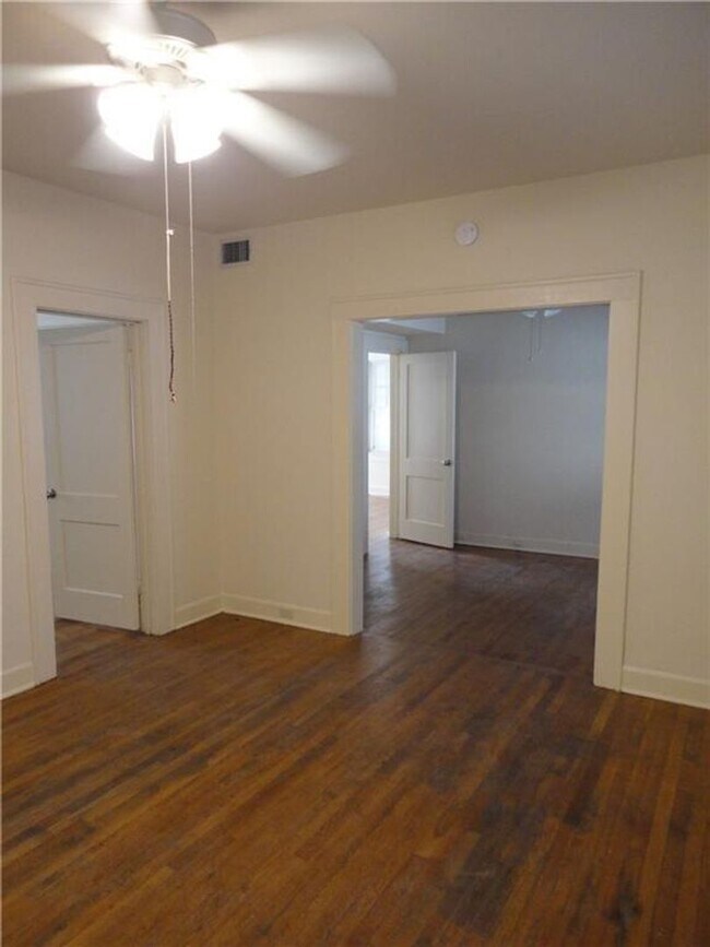 Building Photo - Charming Duplex - Heart of West Campus