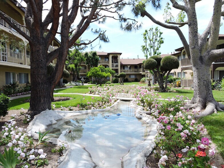 Villa Del Sol Apartments 2828 W Lincoln Ave Anaheim CA 92801