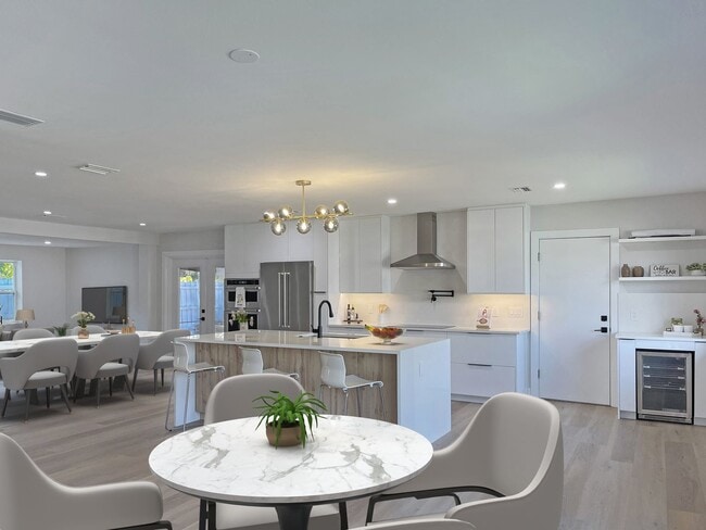 Building Photo - Fully Remodeled Snell Isle Luxury Home - A...