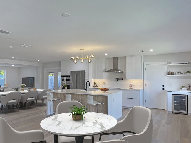 Building Photo - Fully Remodeled Snell Isle Luxury Home - A...