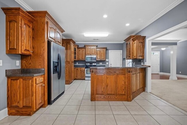 Building Photo - 3848 Thoreau Dr