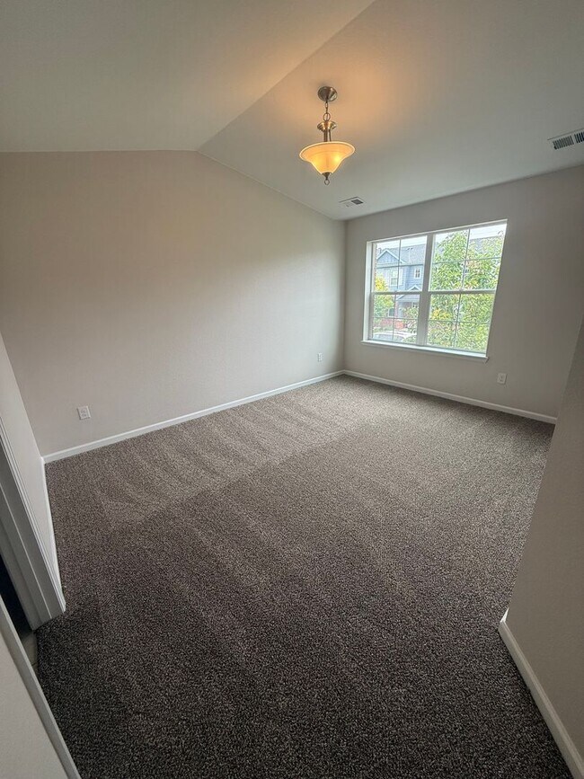 Building Photo - 4924 S Algonquian Way
