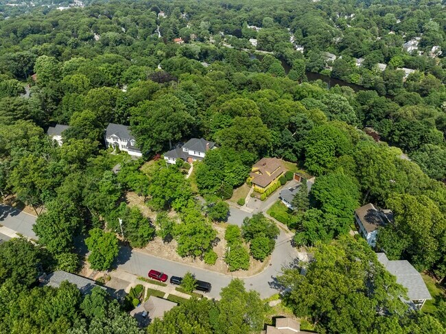 Building Photo - 50 Grove Hill Park