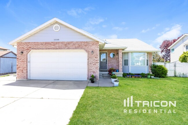 Primary Photo - 1335 W 1625 S