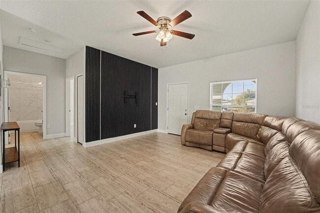 Building Photo - 707 Leopard Ct