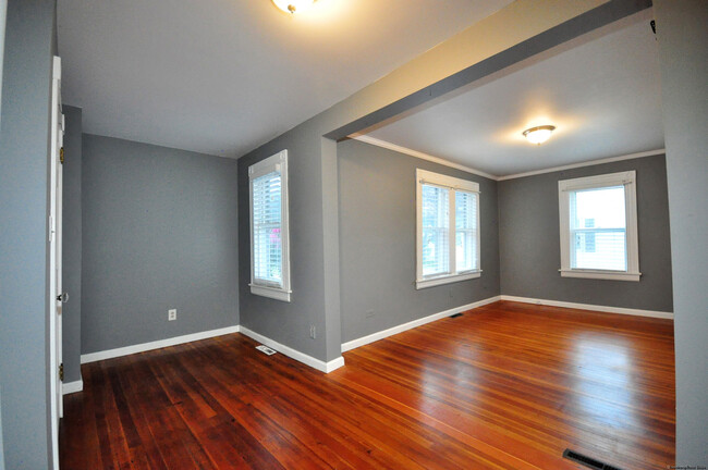 Building Photo - 22 Highland Ave