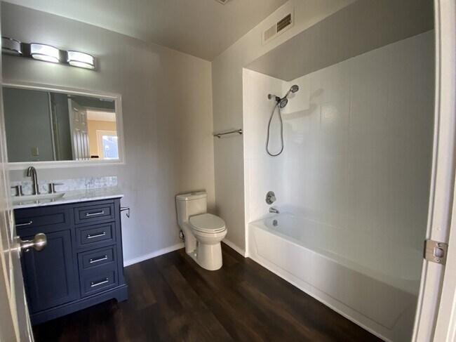 Building Photo - 9107 E 69th Pl