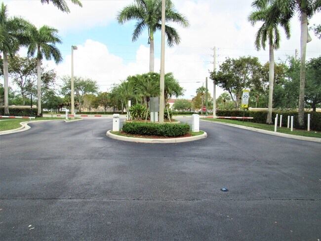 Building Photo - 3810 N Jog Rd