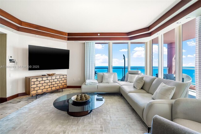 Building Photo - 2110 N Ocean Blvd