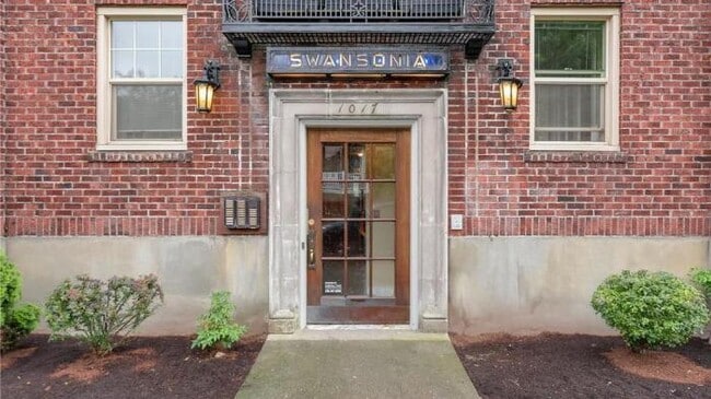 Building Photo - 1 bedroom in Seattle WA 98102