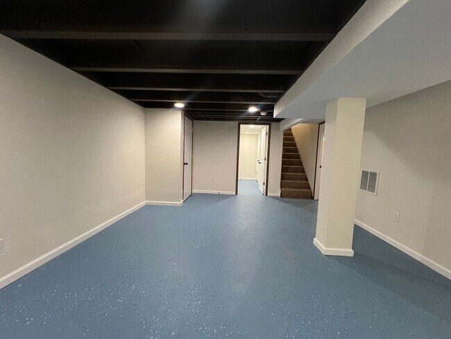Building Photo - Updated 2-Bedroom Home with Finished Basement Space