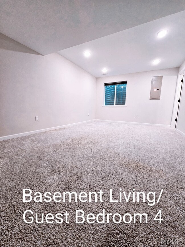 Building Photo - 367 Newbridge Wy