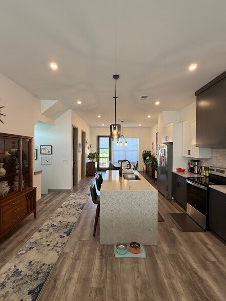 Building Photo - 2084 Edison Park Ln