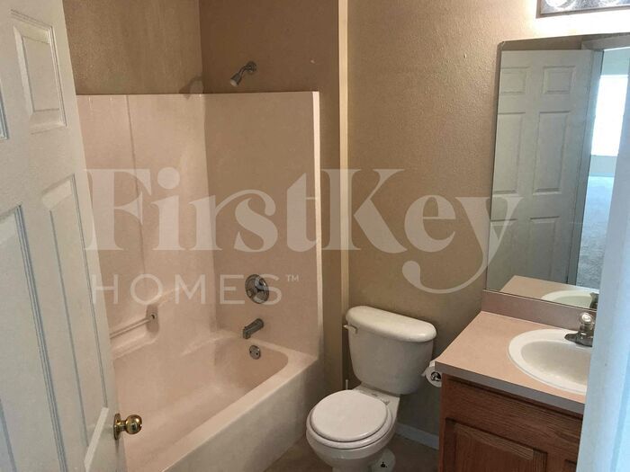 Building Photo - 1175 St Tropez Ct