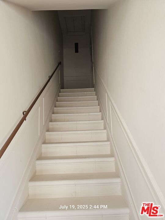 Building Photo - 5468 Edgewood Pl