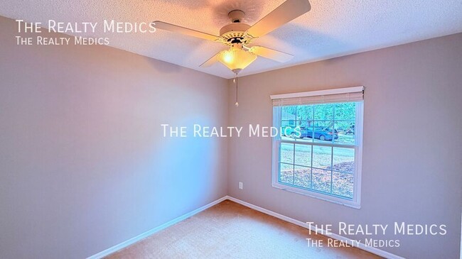Building Photo - 2850 Bolton Bend