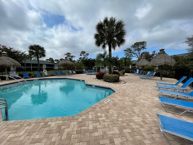 Building Photo - ANNUAL RENTAL - 2/2 CONDO IN ABBEY AT BERKSHIRE VILLAGE