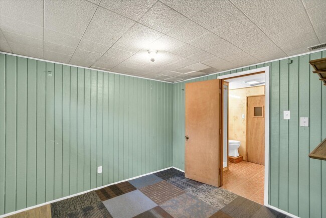 Building Photo - 502 E Washington St