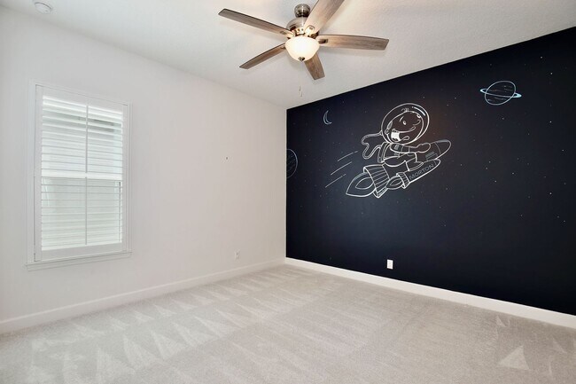 Building Photo - Elegant 5-Bedroom Pool Home for Rent in Sa...