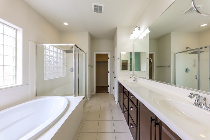 Building Photo - 17953 W Alice Ave