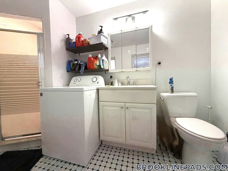 Building Photo - 39 St Paul St