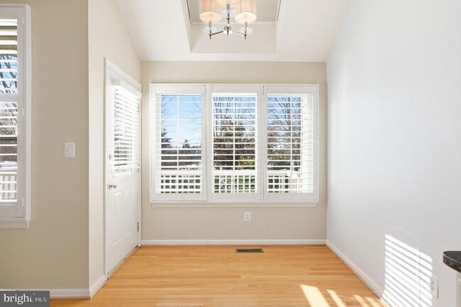 Building Photo - 21369 Sawyer Square