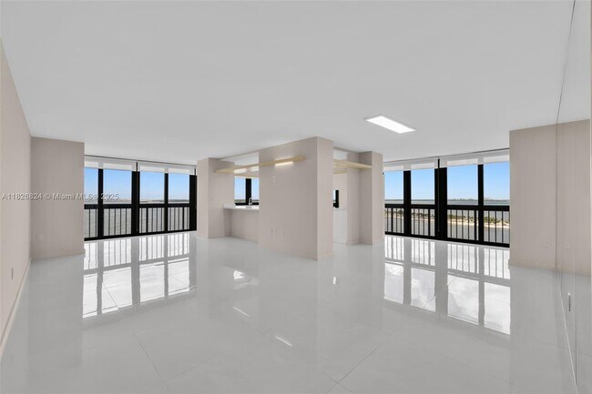 Building Photo - 2333 Brickell Ave