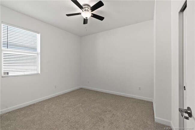 Building Photo - 14135 SW Safi Ter