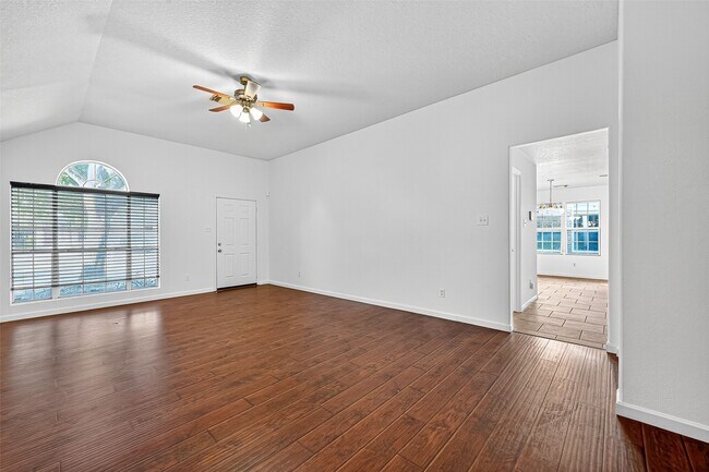 Building Photo - 19439 Hillside Springs Cir