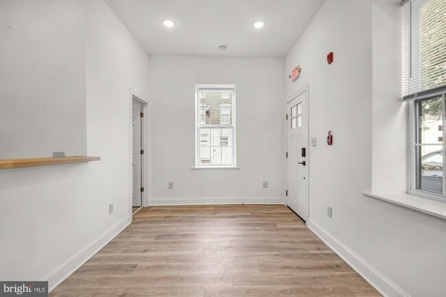 Building Photo - 2046 E Huntingdon St