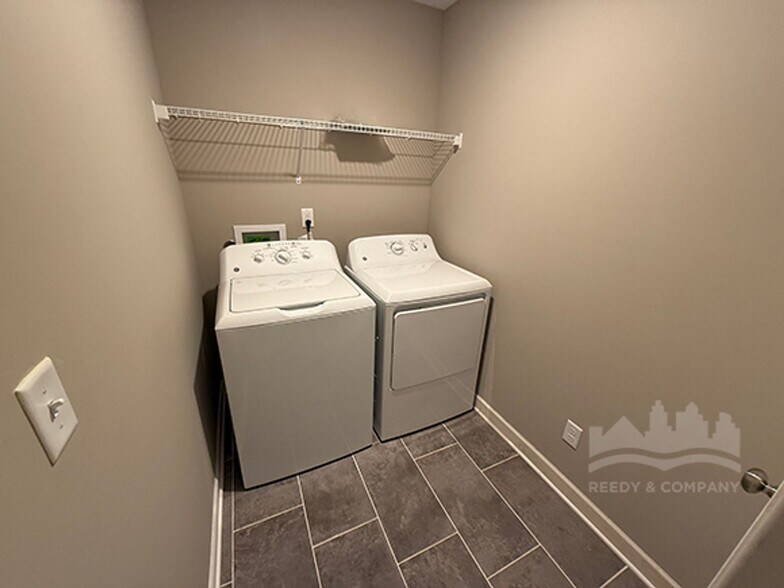 Building Photo - 574 Tucker View Dr