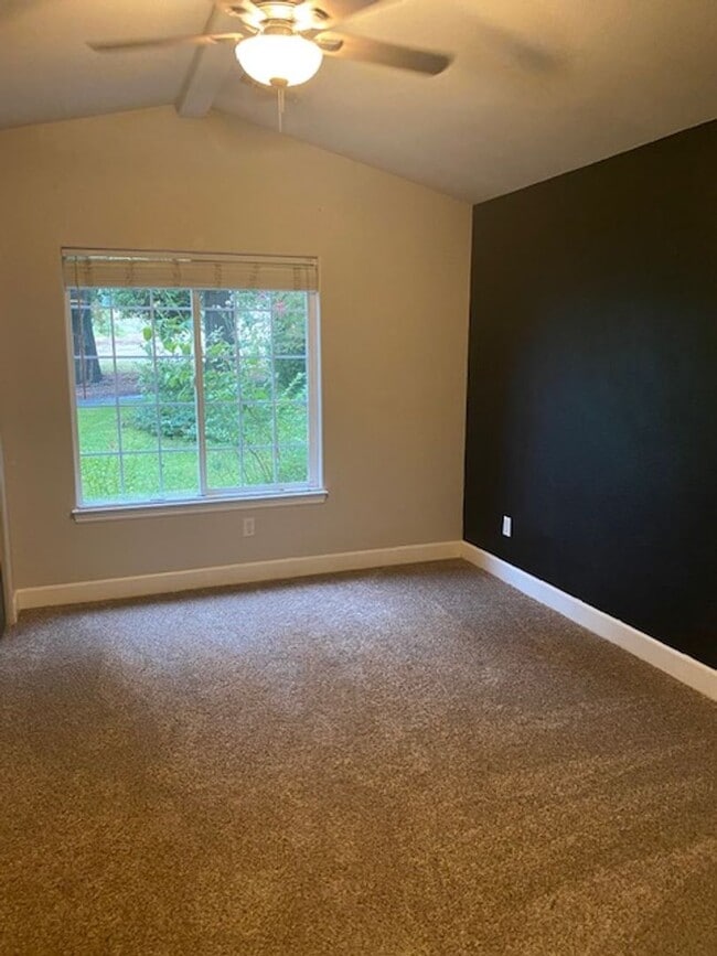 Building Photo - Nice Home in Windsor Estates!!