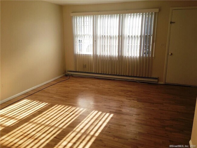 Building Photo - 617 Millville Ave