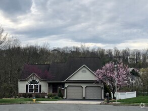 Building Photo - Exeter single family home on private cul-d...