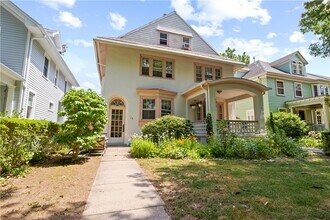 Building Photo - 18 Calumet St