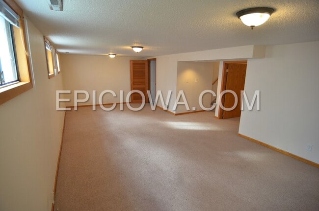 Building Photo - 1112 Cheyenne Rd NW