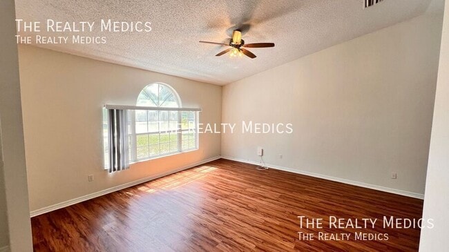 Building Photo - 23 Winding Woods Trail