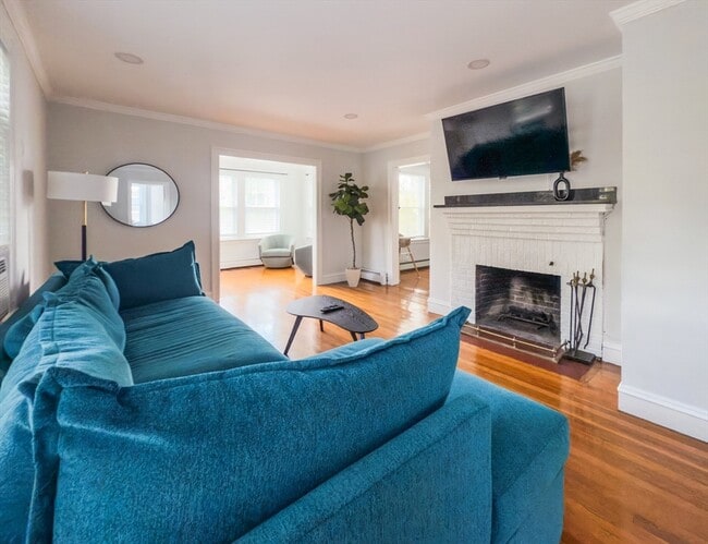 Building Photo - 65-67-67 St James Cir