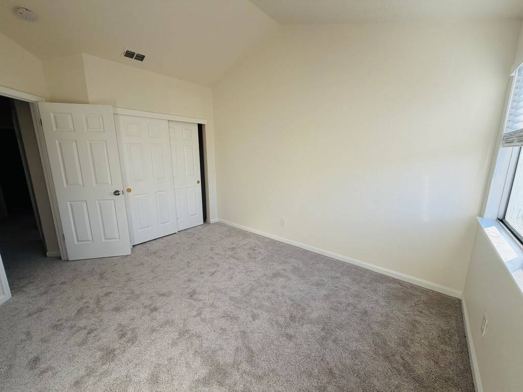 Building Photo - 4721 Mapleplain Ave