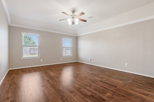 Building Photo - 119 Country Crossing Cir