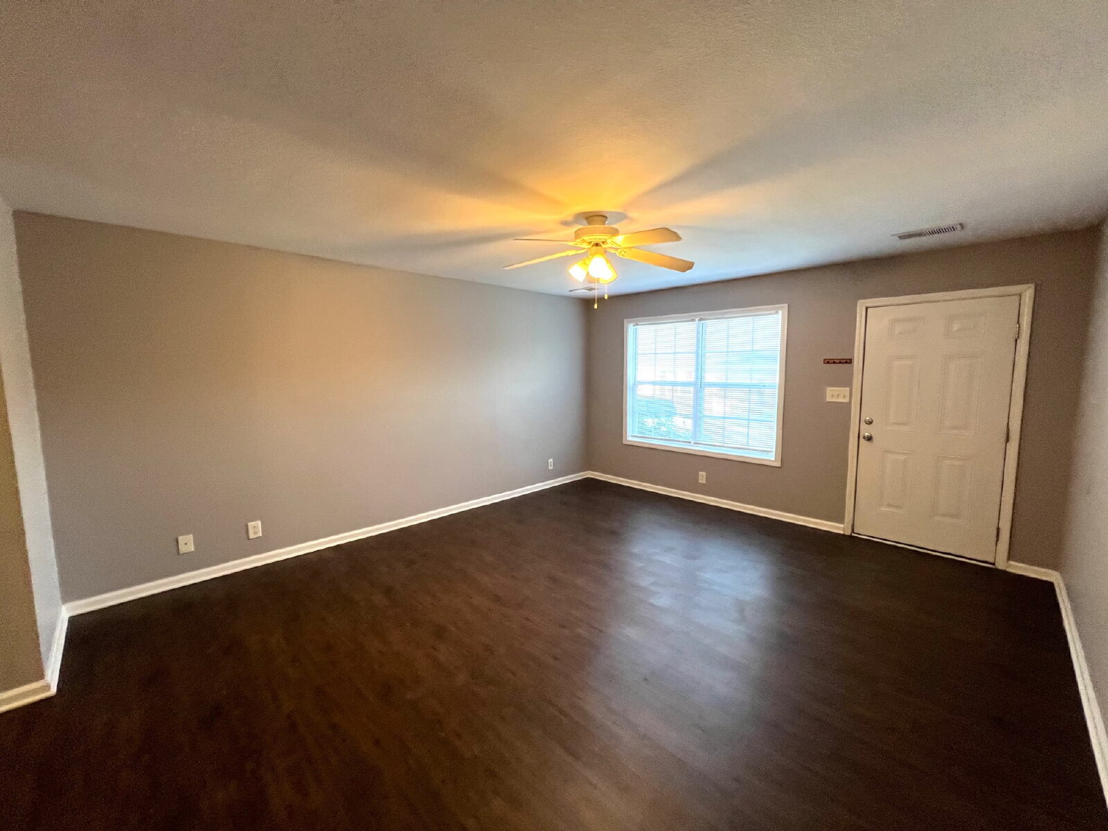 Building Photo - 9103 Pembroke Oak Grove Rd