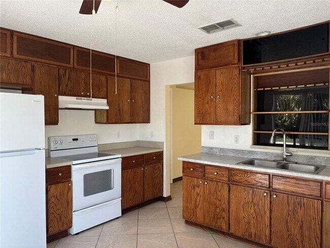Building Photo - 3524 Chinaberry Ln